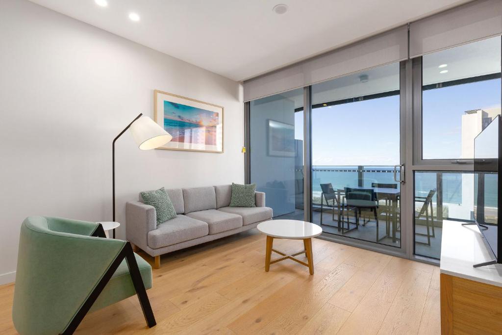 Ultiqa Signature on Broadbeach - 1 Bedroom Ocean - Lounge